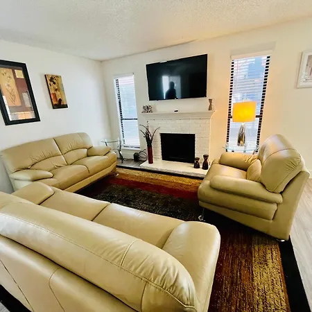 Cute 2 Bedroom 2 Bath 2 Mile Strip5